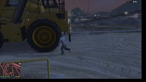 нашли большой карьерный самосвал Белаз и давим полицею #гта5 #gta5 #джетеа #gta