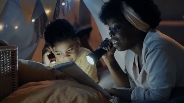 How to Add Texture to Your Writing | Chuck Palahniuk Writing Advice смотреть онлайн