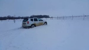 Рено дастер по снегу.