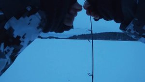 Ловля судака в заливах. Зимняя рыбалка в Финляндии. Panoptix Livescope. Рыбалка с Корейцем.