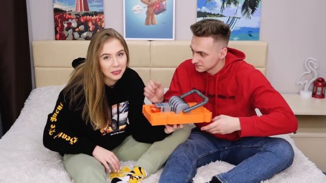 МЫШЕЛОВКА ЧЕЛЛЕНДЖ КТО ШУСТРЕЕ ?|| ИГРАЮ С ДЕВУШКОЙ НА НАКАЗАНИЕ || MOUSE TRAP смотреть онлайн