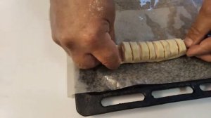 Булочки  гусенички с сосисками