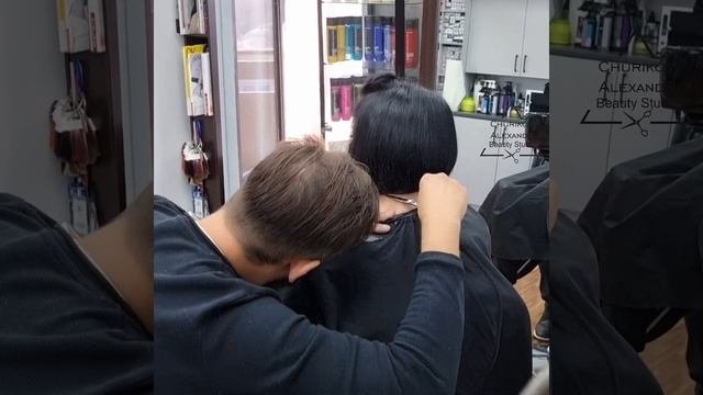 Как красиво подстричь волосы .Одна из вариаций стрижки в стиле боб. #стрижки #парикмахер
