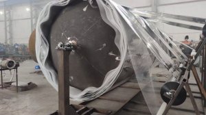 Автоматическая намотка слоев экранно-вакуумной изоляции для криогенных цистерн больших объемов.