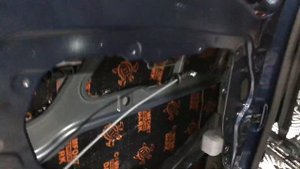 Mercedes-Benz GLA 250 обзор заводской шумозащиты, установка дополнительной шумки Комфортмат в салон