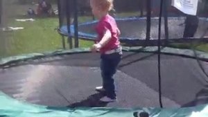 Ребенок на батуте.... 1 год 10 мес.