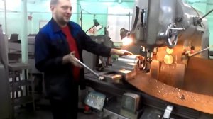 Тяжёлая работа фрезеровщика =)