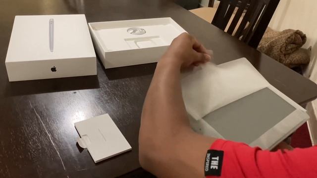 Macbook air M1 unboxing, late смотреть онлайн