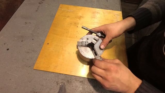 Уникальный токарный патрон! Патрон для хобийного токарного станка. смотреть онлайн