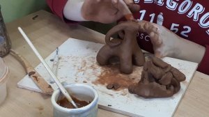 Изготовление фигурки козлика из глины