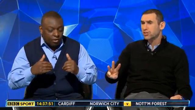 Garth Crooks lays into Wenger смотреть онлайн