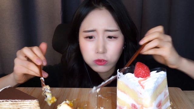 ? 5개 먹는데 7분이면 충분한 오레오 크레이프 딸기 생크림 케이크 디저트 먹방 ASMR MUKBANGㅣCake Dessert 리얼사운드 смотреть онлайн