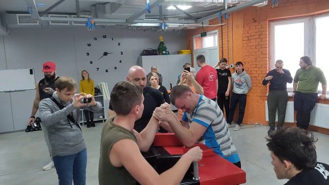 #Армрестлинг 26-12 Чемпионат Тирасполя ( 16-18 лет) смотреть онлайн