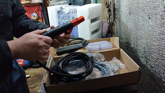 Сварочный аппарат AuroraPRO SPEEDWAY 200 SYNERGIC смотреть онлайн