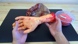 ОТОРВАННАЯ РУКА И ЧЕЛОВЕЧЕСКИЕ МОЗГИ ИЗ КИТАЯ