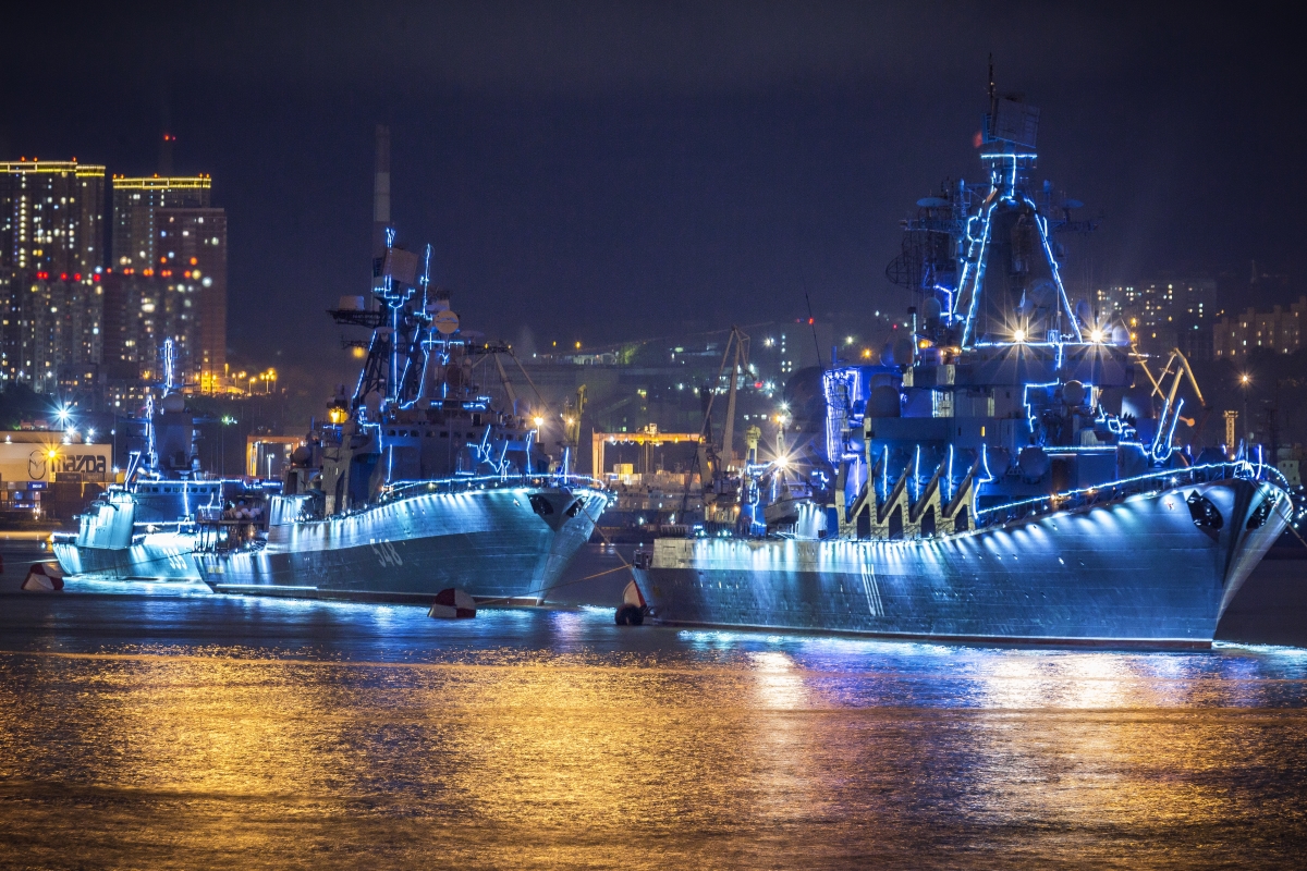 Порт на канале победа. ВМФ Владивосток. Тихоокеанский флот Владивосток. Тихоокеанский флот ВМФ В Владивостоке. Корабли ВМФ Владивосток.