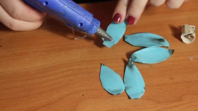 М.К. ✿ Цветы из пластиковых бутылок ✿ делаем венок смотреть онлайн