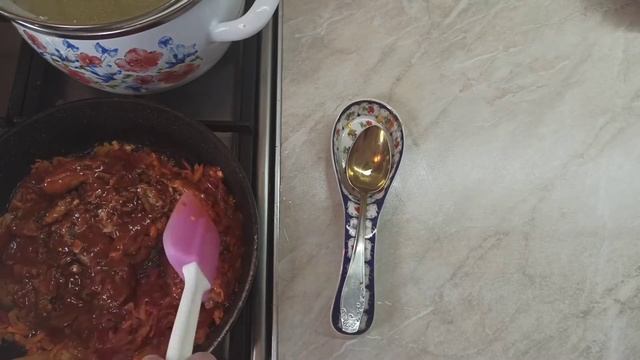 Борщ с килькой и с кислой капустой, просто и вкусно! смотреть онлайн