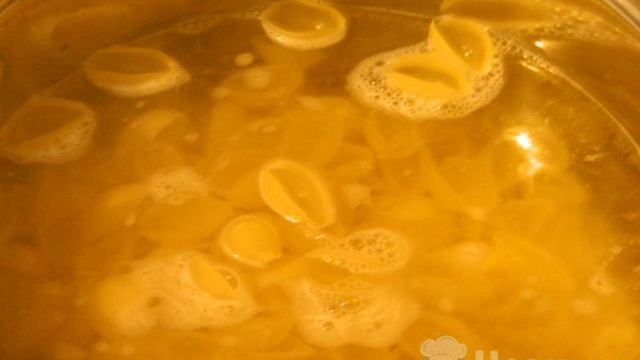 Макароны с копченой грудинкой и сыром
