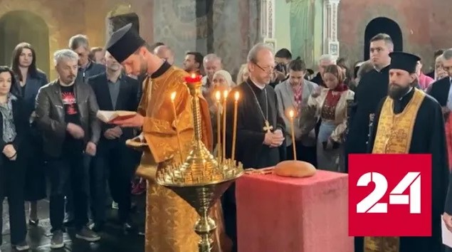 В Киево-Печерской лавре молились за отлученного от церкви Мазепу - Россия 24 