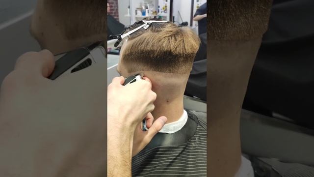 Medium Fade на прямые волосы. смотреть онлайн