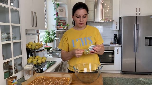 Медово-Ореховый торт! Мягкий, быстрый и ооочень вкусный торт.Объедение!!! 
Авторский рецепт.