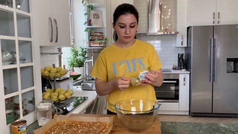 Медово-Ореховый торт! Мягкий, быстрый и ооочень вкусный торт.Объедение!!!
Авторский рецепт.