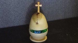 Яйцо. Деревянная пародия на Фаберже