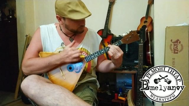 Пробую играть на балалайке смотреть онлайн