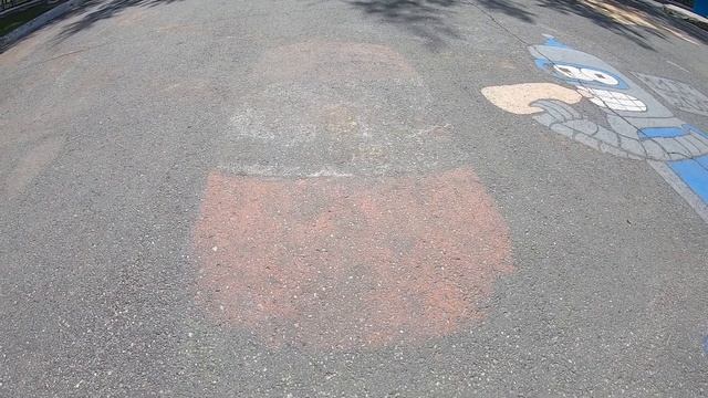 Выпускники рисуют на асфальте прощаясь со школой. Сорвиголова. Нефтеюганск. 05.06.2021г. ХМАО Югра. смотреть онлайн