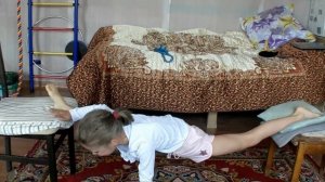 Гимнастика челенж. Шпагат в провисе! Кто больше?! Splits between/on two chairs, Gymnastics.