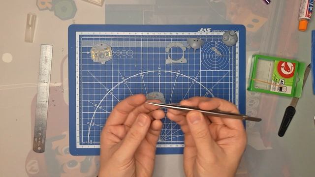 СБОРКА КОСМИЧЕСКОГО КОРАБЛЯ "БУРАН" часть 1 / MADMODELS смотреть онлайн