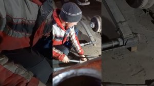 Замена сайлентблока на рессоре.