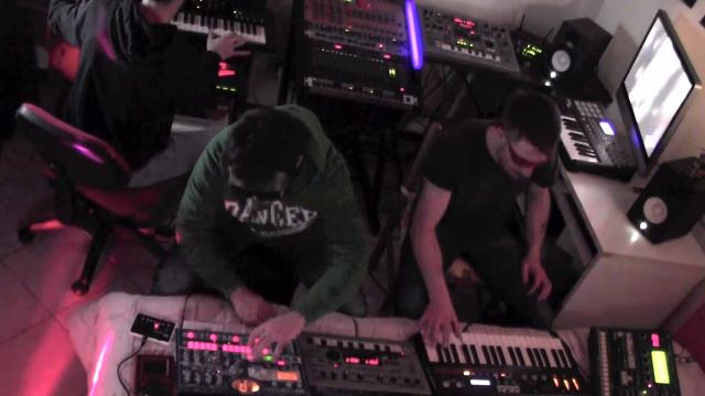 Shock-HRz - Optical Control [Korg, Roland, DSI, Akai & Yamaha Live Set] смотреть онлайн