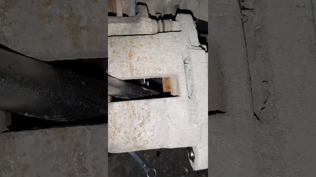 Замена передних тормозных колодок на калине