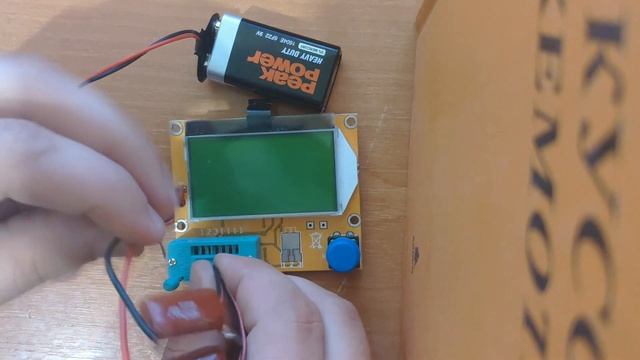 Замер ёмкости конденсаторов при последовательном и параллельном подключении, формулы расчёта ёмкост смотреть онлайн