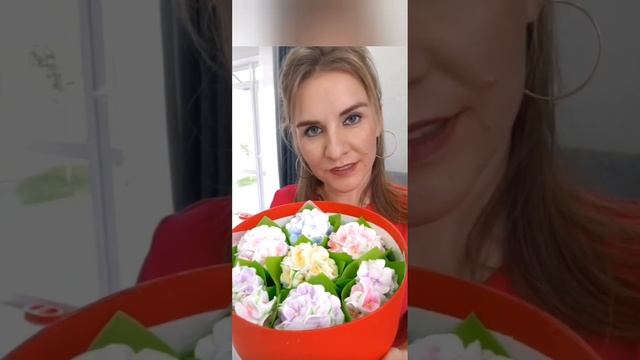 ЗЕФИРНЫЕ ЦВЕТЫ В КОРОБКЕ, диаметр 23 см