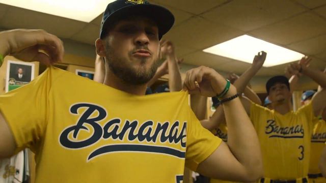 Bananas Are Back (Everybody) - Savannah Bananas Music Video смотреть онлайн