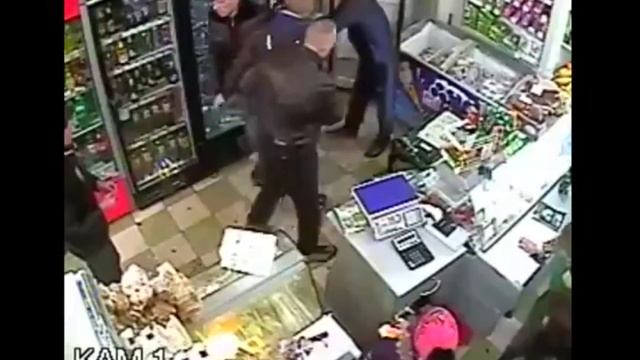 Быдло беспределит в магазине и получает по щам смотреть онлайн
