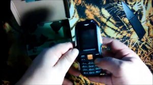 Противоударный мини телефон LAND ROVER F6000 NEWMIND на 2 Sim с Батареей 2600Mah и Фонарик