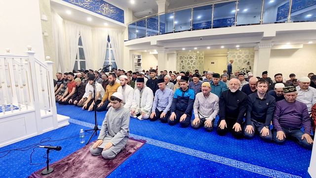 таравих намаз день 8(2023 смотреть онлайн