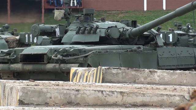 Танки Т-80У (МВТФ АРМИЯ-2016) смотреть онлайн