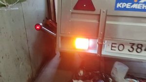 Диодные фонари и рога габаритов. Прицеп Кремень бизнес.