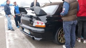 Mitsubishi Lancer Evo VII 7 Drag racing - Powerfull revs, exhaust sound, engine at 7000rpm!