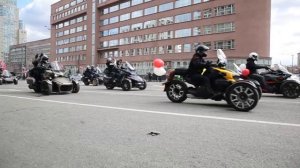 Две тысячи байкеров приняли участие в мотопараде в Москве