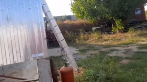Пробую обшивать навес..