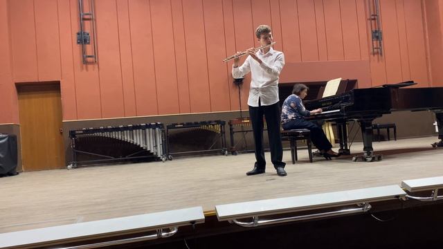 Romberg. Flute Concerto h-moll op.17. 2,3 vol. Даниил Росс - флейта. смотреть онлайн