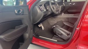 Volvo XC60 II Рестайлинг 2.0 AT (249 л.с.) 4WD R-Design