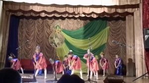 Танец "Гангам стайл" в школе