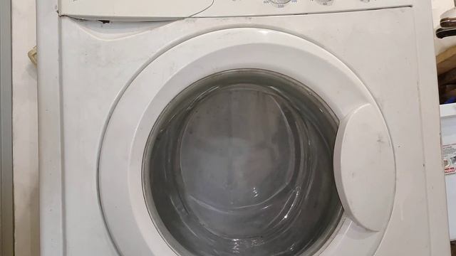 Washing with an motor speed controller on an Indesit WIL 85 washing machine (part 2) смотреть онлайн